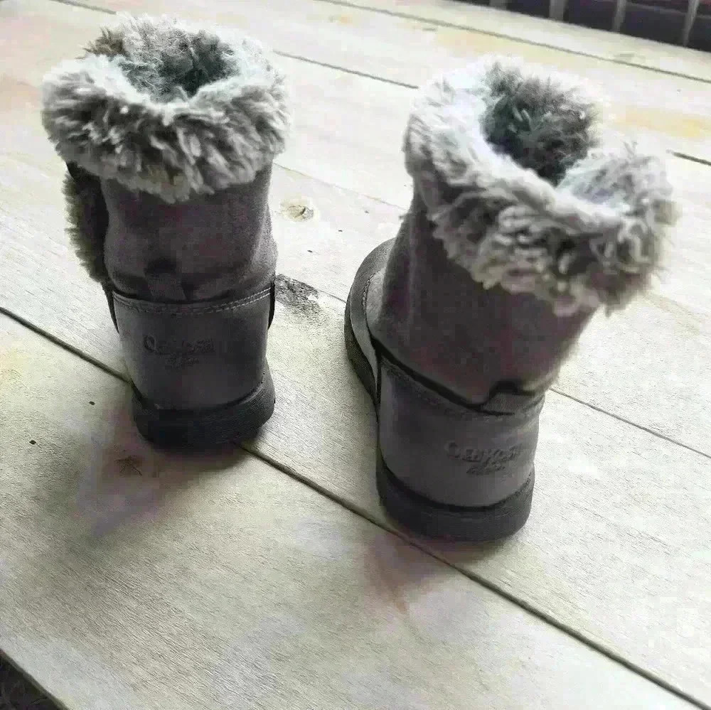 Girls Oshkosh B'gosh Gray Faux Fur Lined Winter Boots Size 6 - Picture 2 of 7